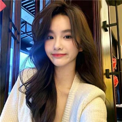 龙纹身的女孩